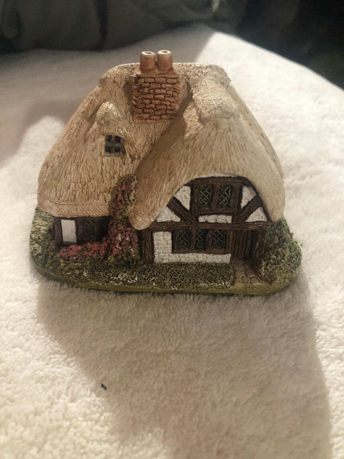 Lilliput Lane - April Cottage Lilliput Lane - April Cottage