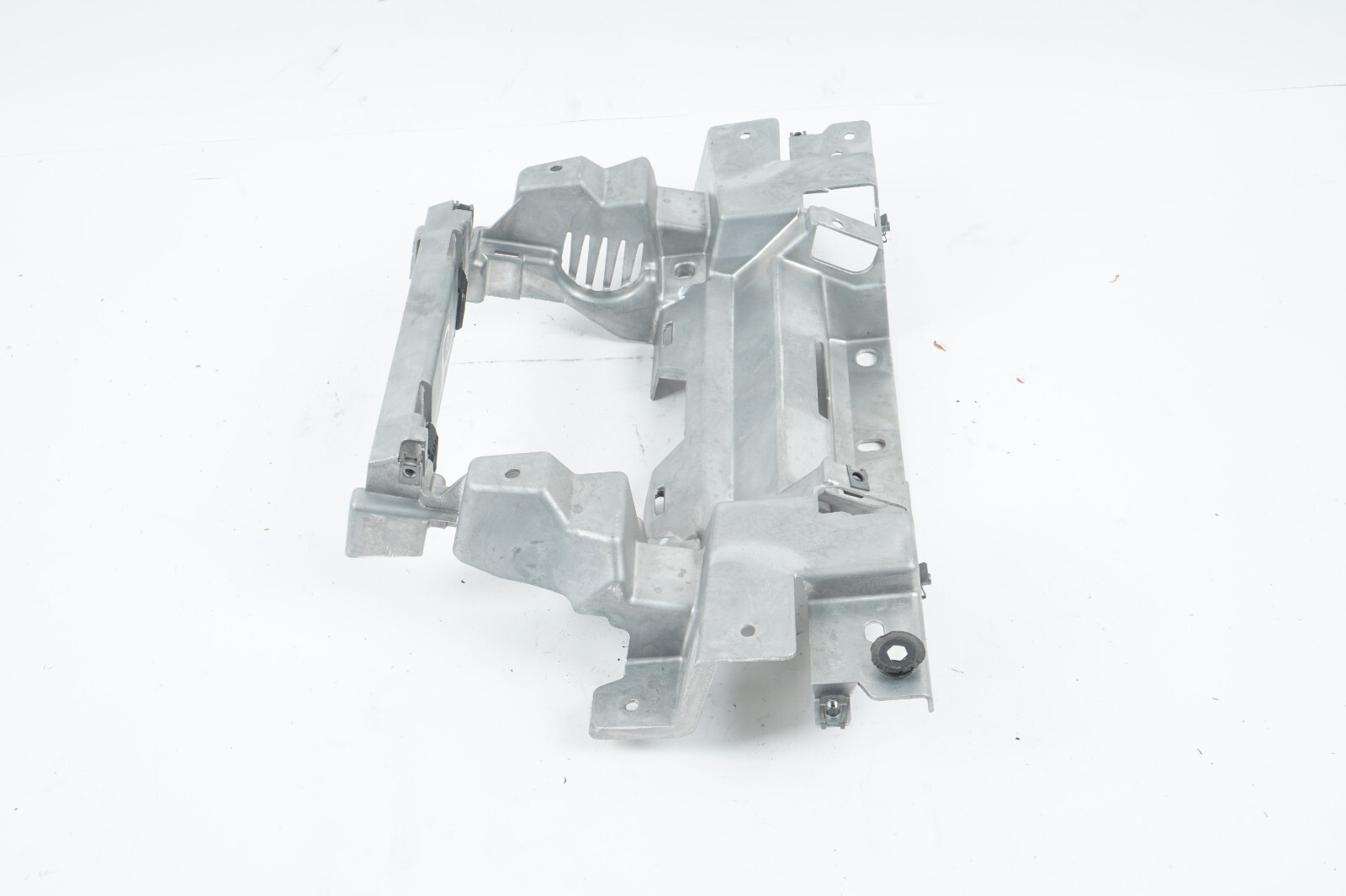 14 - 17 MASERATI QUATTROPORTE DASH CENTER SCREEN MOUNT BRACKET 670001623 OEM