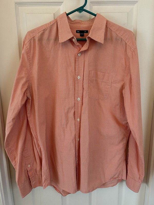 MEN'S LONG SLEEVE COTTON BUTTON DOWN PINK CHECK SHIRT BY: GAP -- SIZE : LARGE