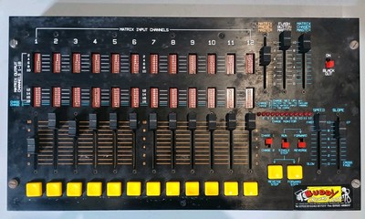 Pulsar Rock Schreibtisch 8 Kanal Analog Beleuchtung Schreibtisch Vintage Studioeinrichtung