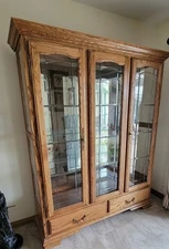 Oak China Hutch Cabinet Mirrored Glass Doors & Shelves Lighted With Drawers