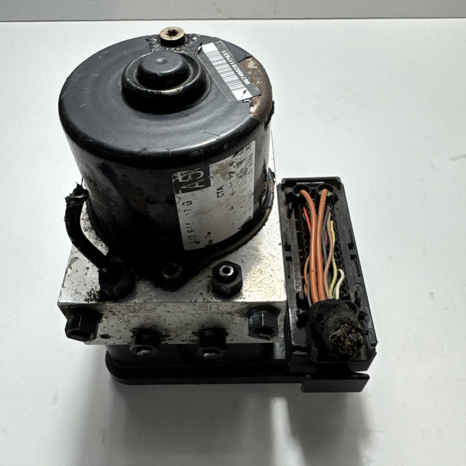 1999 - 2004 Volkswagen Jetta Golf ABS Antilock pump module OEM 1C0 907 379 L - Image 2 of 4
