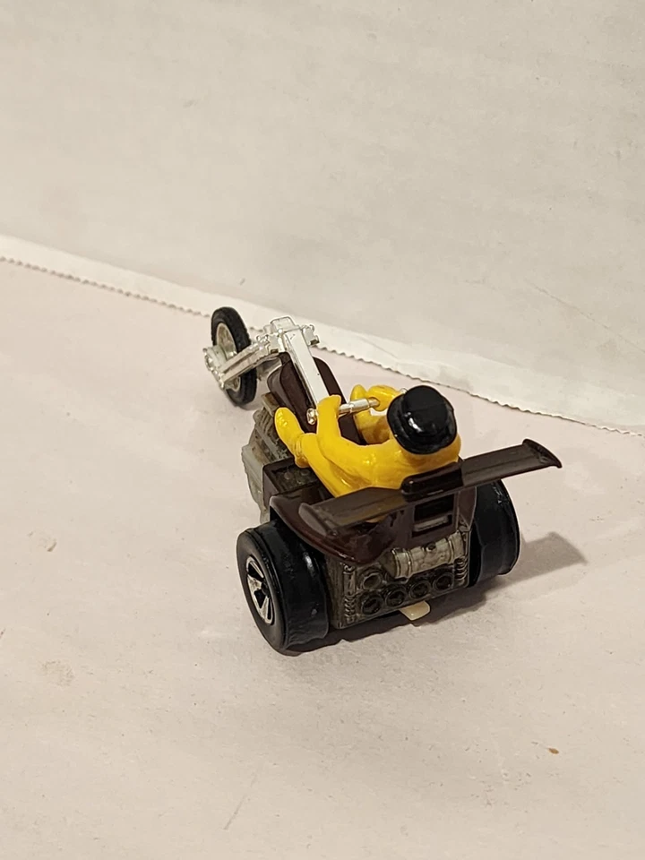 Chopcycle Bruiser Cruiser de colección Hot Wheels, marrón, conductor amarillo, 1971 Mattel en muy buena condición Foto 3 de 4