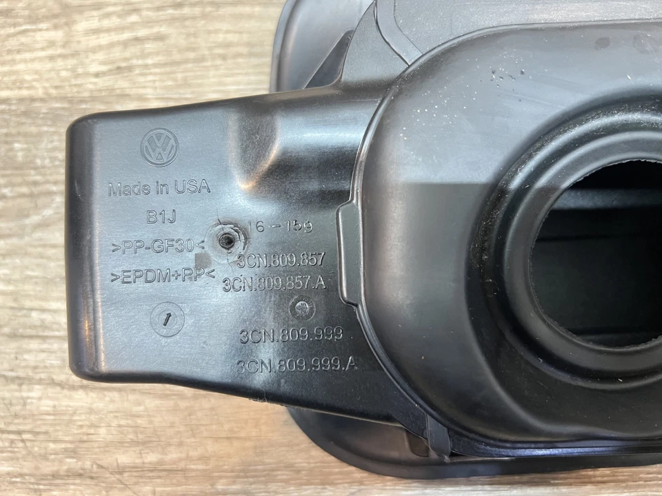 2018-2025 年大众 Atlas 燃油门原始设备制造商 3CN.809.857 — 第 3/4 张图片