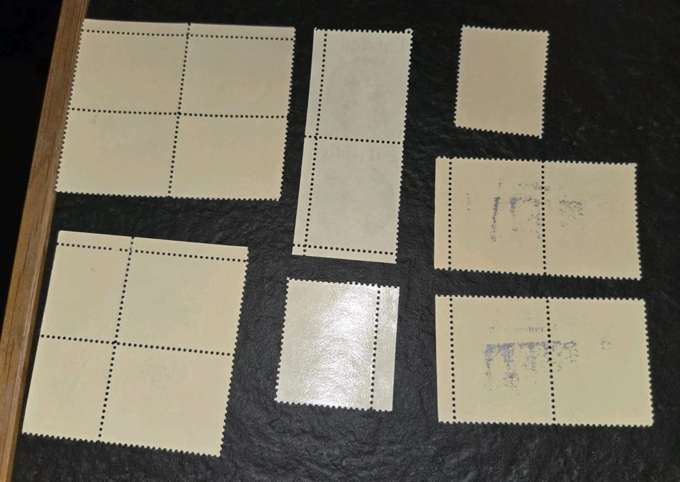 Lot Of 14 US Bicentennial 13 Cents Stamps - Image 2 of 2