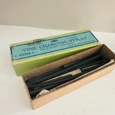 VINTAGE BOX OF ARTISTS VINE CHARCOAL THIN STICKS WEBER SIZE NO 2-A BOX ANTIQUE