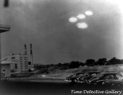 UFOs Sighted over Salem, Massachusetts on July 16, 1952 - Vintage  Photo Print