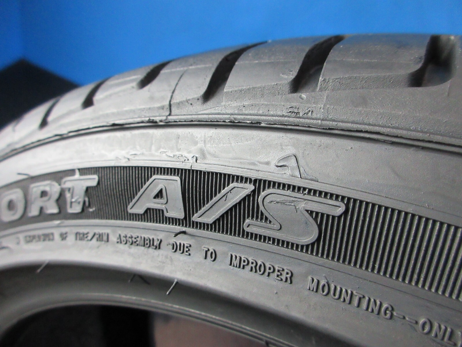 Used Dunlop Conquest Touring 225 40 18 10/32 High Tread No Patch 2373