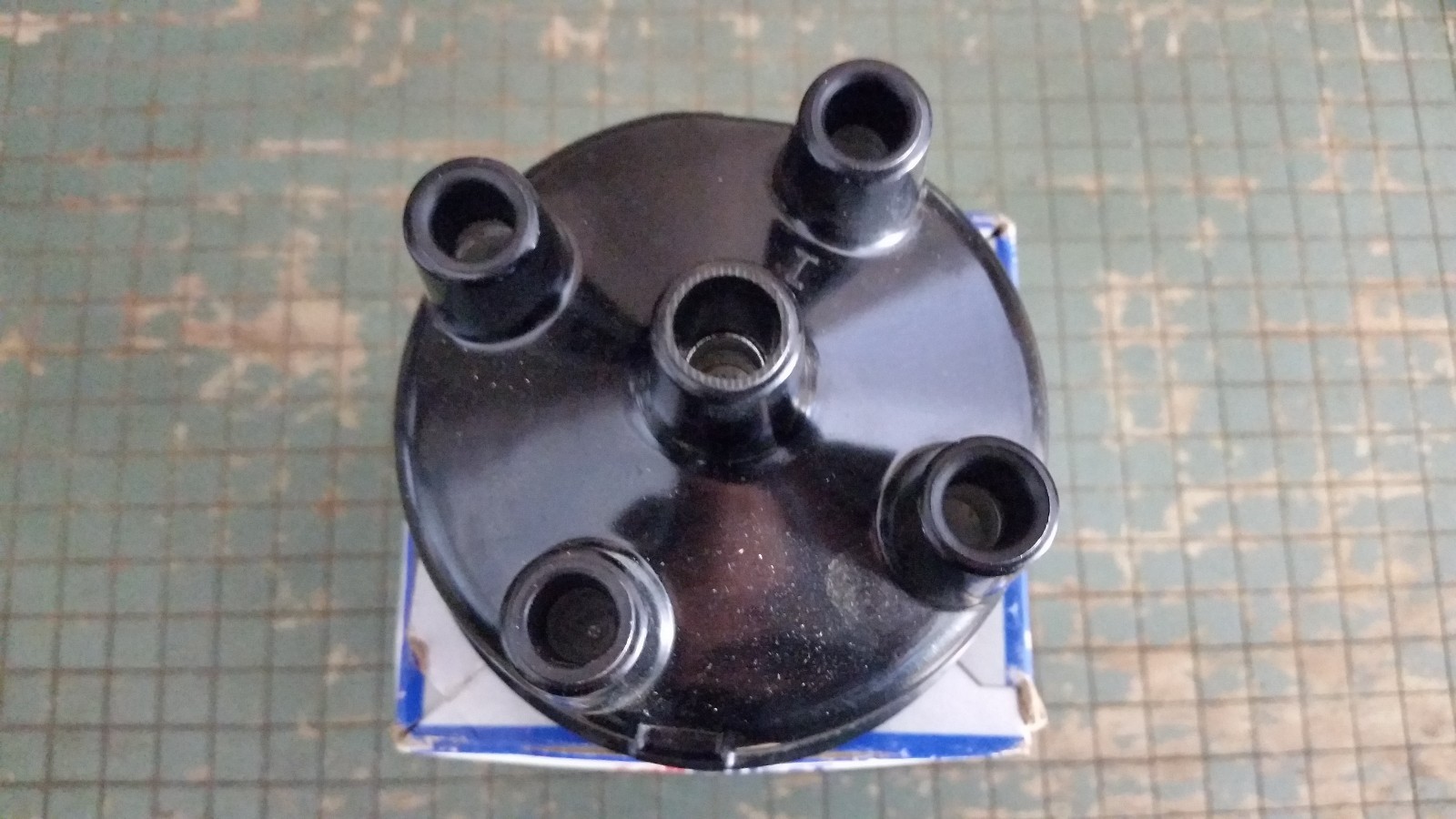 Standard Motor Products FD128 Ignition Distributor Cap - OEM Quality Replacement