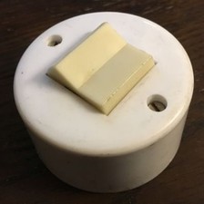 runder Kippschalter #1| Lichtschalter | Aufputz | 10/250~ | DDR | NOS | 7 x verf