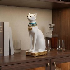 Pharaonische Katzenfigur mit herzf&ouml;rmigem Anh&auml;nger, die einen Pharao darstellt