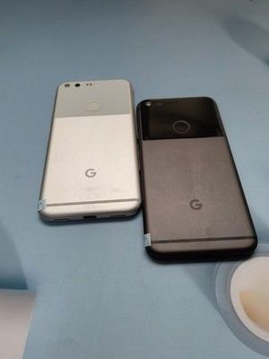 Working well Google Pixel 1st Gen -32GB/128GB - white Black