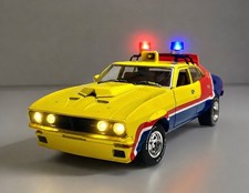 “Mad Max” Ford Falcon XB 4dr Yellow FIRST Of The V8 Police WORKING LIGHT 1/18
