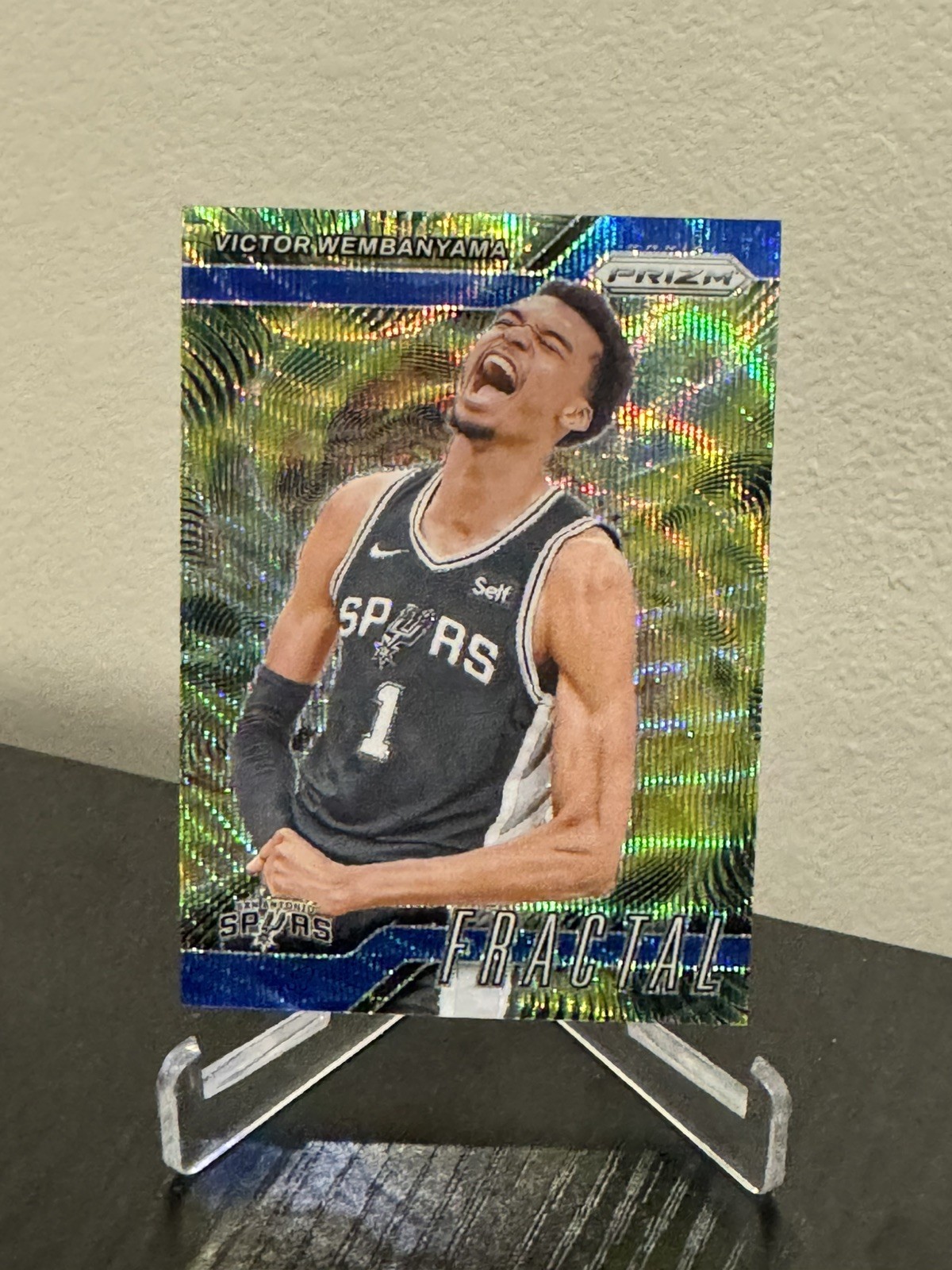 2024-25 Panini Prizm Victor Wembanyama #10 Blue Wave Prizm Fractal Spurs /175