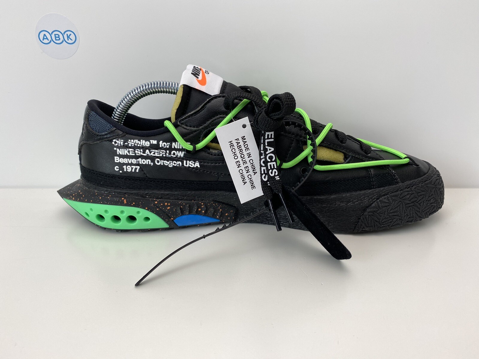 OFF WHITE X NIKE Scarpe da ginnastica uomo Nike Blazer Low 77 X Off White OW nero verde elettrico DH7863 001