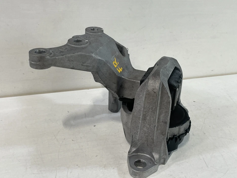 Nissan Rogue Sport 2017-2022 tracción delantera derecha motor soporte de montaje # 91619 Foto 2 de 4