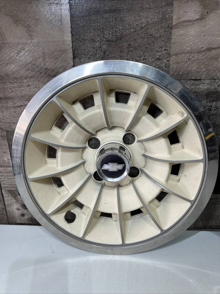75 76 77 78 79 80 Chevrolet Monza Hubcap Rim Wheel Cover Hub Cap 13" OEM 3100 — 第 2/4 张图片