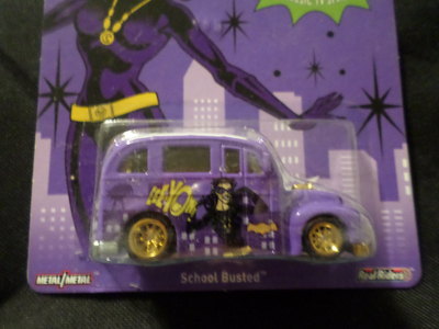 ホットウィール スクール バステッド キャット ウーマン 2016 HOT WHEELS DC COMICS SCHOOL BUSTED BUS CATWOMAN HW HOTWHEELS