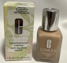 Clinique Superbalanced Makeup Foudation Shade 01 / CN 13.5 PETAL 1oz / 30ml