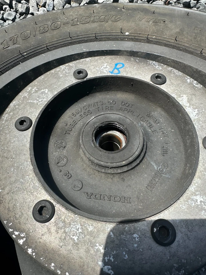 2004 honda VTX1300c REAR WHEEL RIM - Image 3 of 3