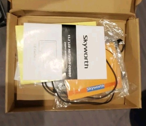 Skyworth SLC-1369A 13.3"HD TV/DVD Combo - 12 VOLT AC/DC Car Package - Picture 4 of 4