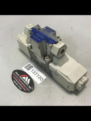 VICKERS Tokimec Directional Control Valve DG4V-3-6C-M-P7-H-7-50 Used #137720