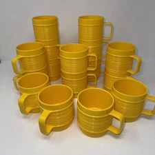 Mid Century Modern Rubbermaid Yellow Stackable Coffee Cup Mugs 3819 Set Of 16 MC