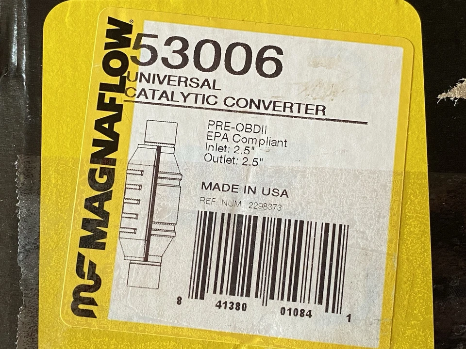 MagnaFlow EPA Compliant Universal Catalytic Converter 53006 - 2.5 In/Out - Image 3 of 3