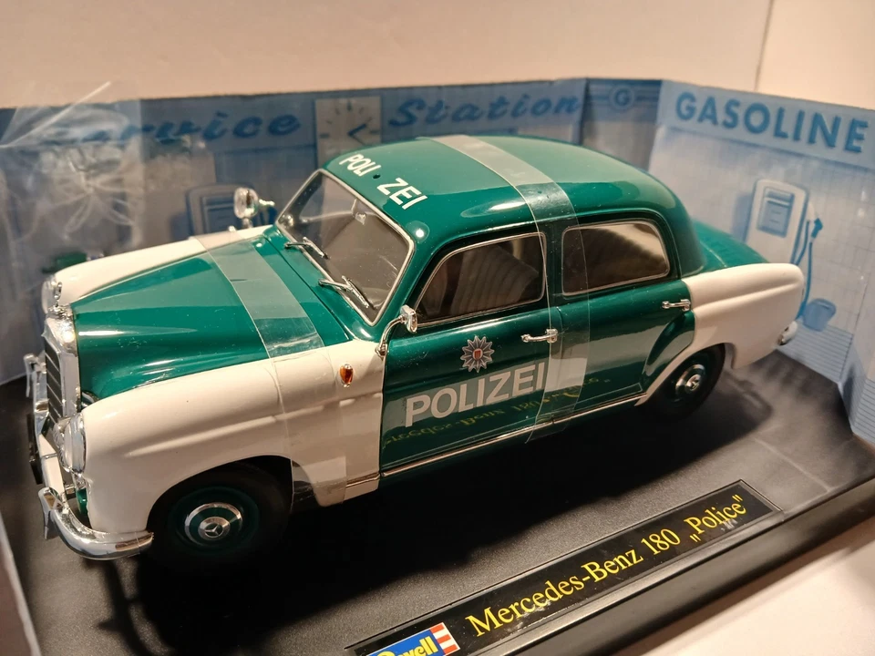 Revell Mercedes-Benz 180 Police Car 1:18 Dicast - POLIZEI Car - Image 2 of 4