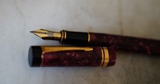 STYLO PLUME PARKER DUOFOLD CENTENNIAL RESINE VIOLET MARBREE-PLUME OR MASSIF 18 K