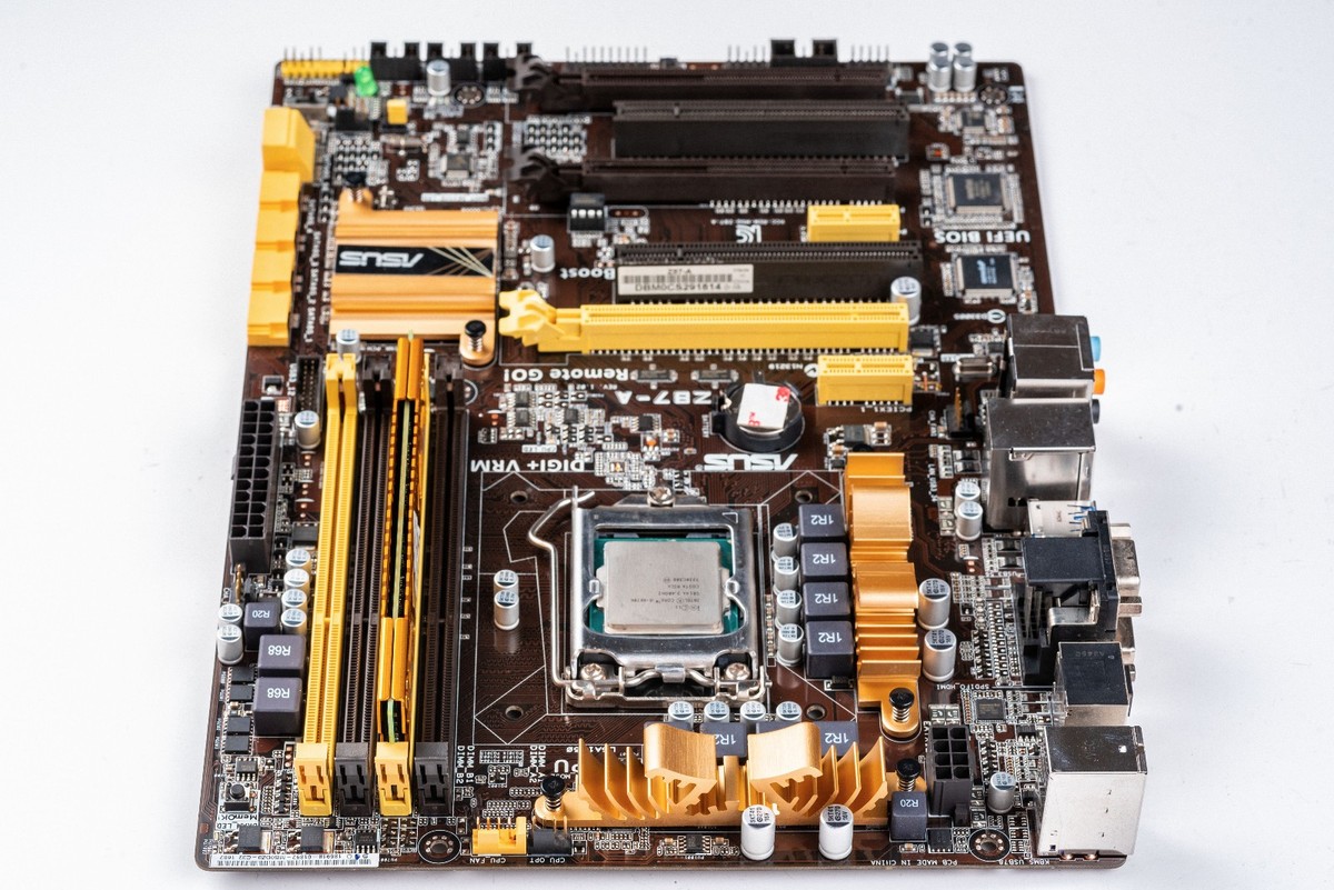Asus LGA1150 マザーボード　Z87-A 71yrjCku51L._UF350,350_QL50_.jpg