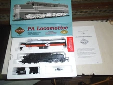 LIFE LIKE PROTO 2000 #21682 POWERED ALCO PA DIESEL LOCOMOTIVE - NEW HAVEN #0763