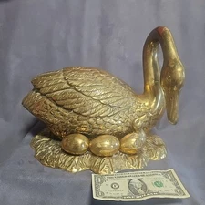 VTG Brass Swan Mother Baby Hatching Eggs Statue Sculpture Farm House Home Decor