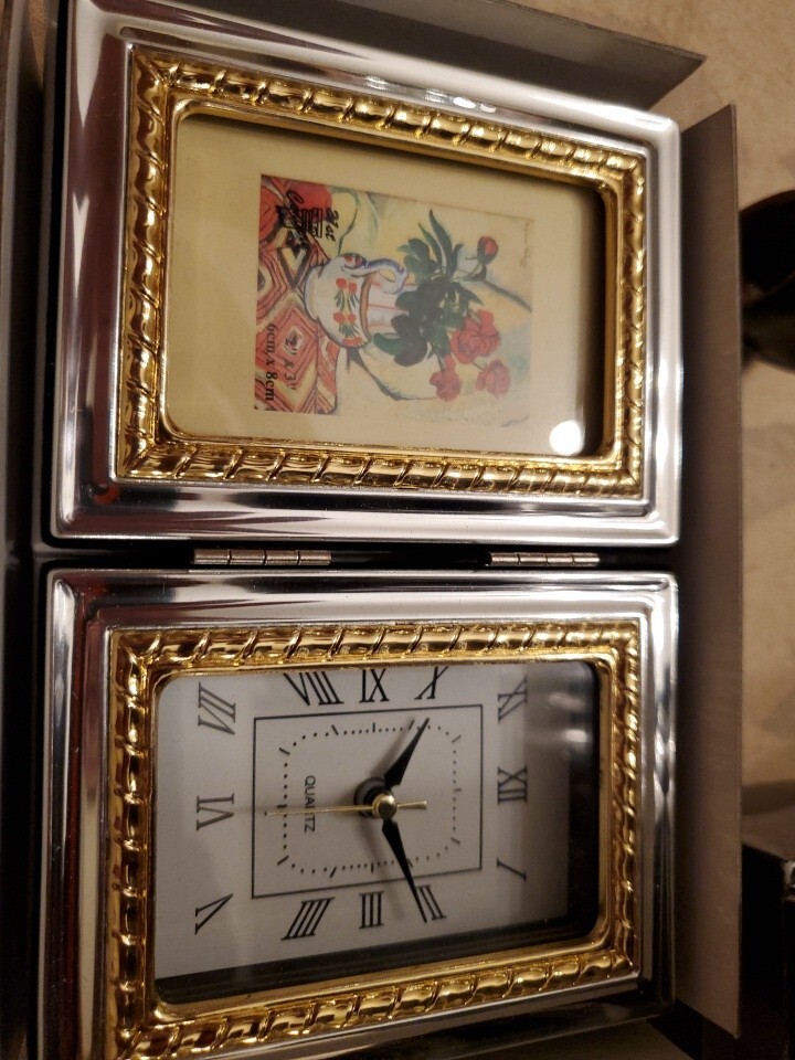 Beautiful Elegant Gift Silver Gold Picture Frame Clock 8913202 Brand New