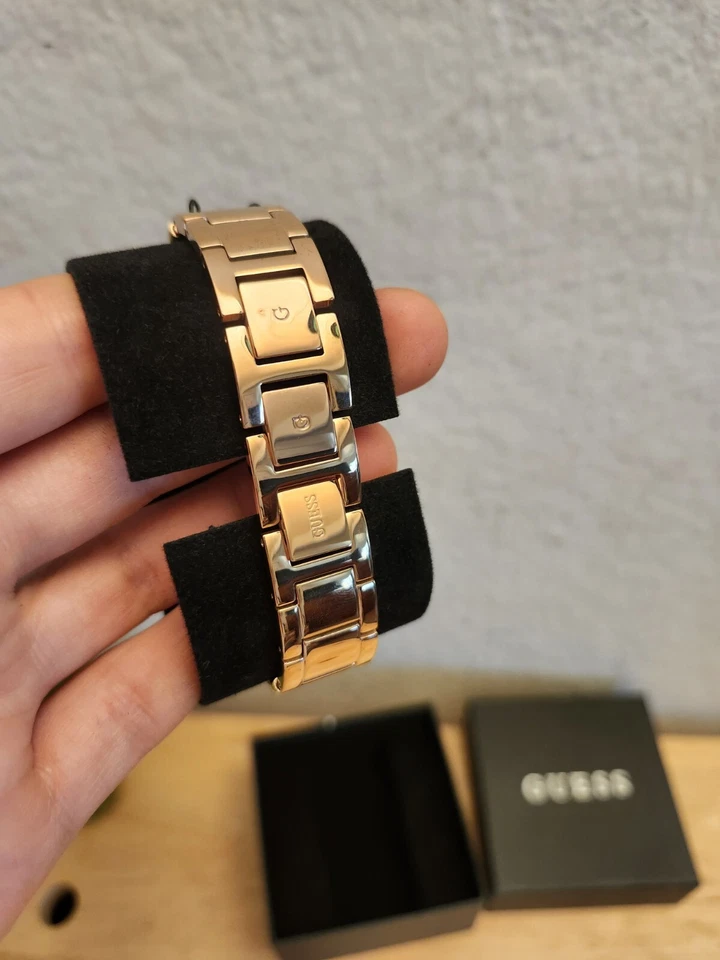 Reloj Guess U1155L4 para mujer nuevo con etiquetas $145 Foto 4 de 4