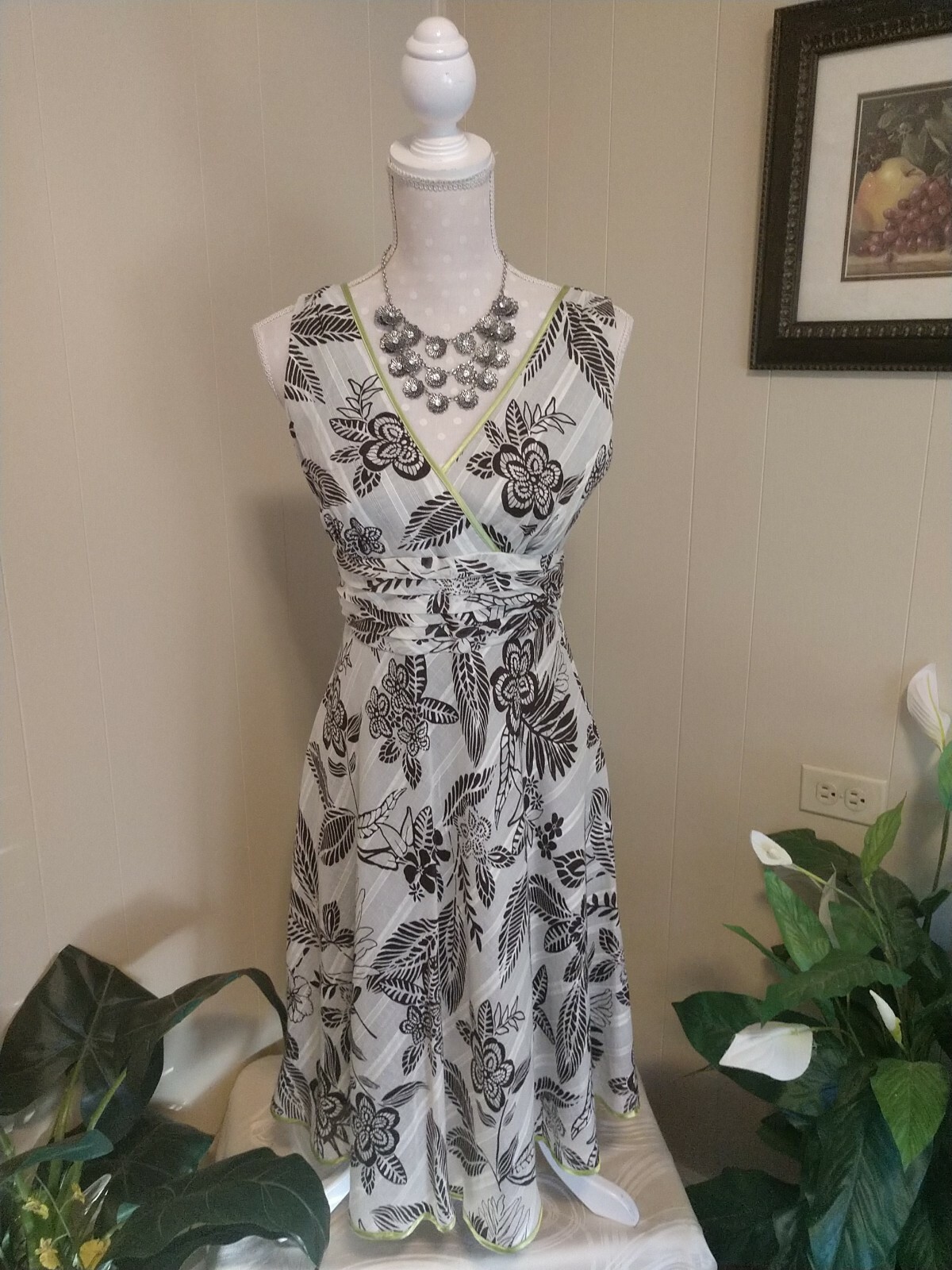 Robbie Bee Sz. 6P Sleeveless Flared Dress Crossover Bodice Cumberbund