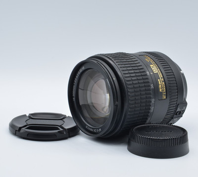 Nikon AF-S DX NIKKOR 18-300 mm F 3,5-6,3G ED VR Zustand *GUT*