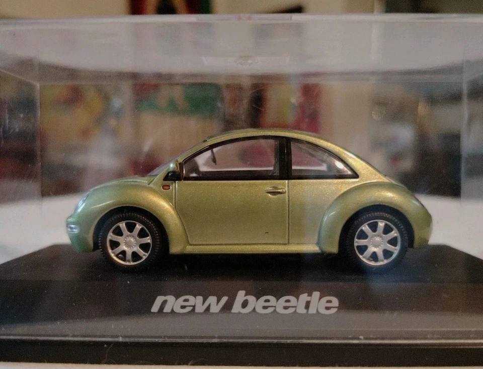 SCHUCO-VOLKSWAGEN NEW BEETLE -Scala 1:43-Modellino Auto Verde Made In Germany   - Immagine 2 di 4