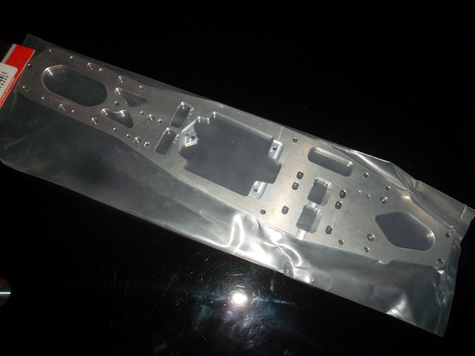 Chassis CNC 7075 VXR-8 PROTECH T47.141 pour éviter les casses de RC