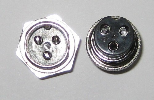 Male / Female 3 Pin Threaded Connector Pair - 5 Amp - 16mm Panel Mount with Nut - Picture 7 of 8