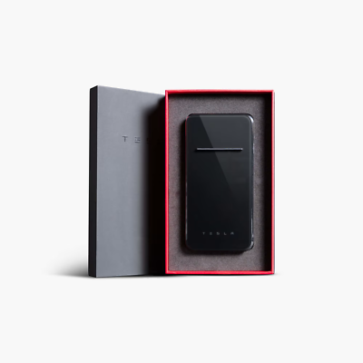 Tesla Wireless Phone Charger 2.0 青 Genuine Tesla Wireless Portable Charger 2.0 Blue New In Box