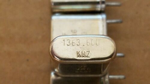 XTAL 1.3636 MHz Lot of (10) Crystal Oscillators NEW RARE VINTAGE Ham Military - Picture 2 of 5