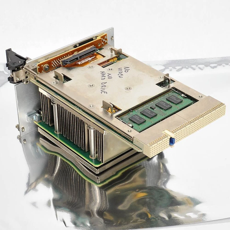 Strumenti Nazionali NI PXI-8108 Usati Alta Qualità Garantita Spedizione Gratuita - Immagine 2 di 4