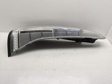 Feu arrière Nissan SERENA