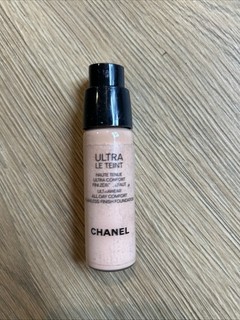 CHANEL Ultra Le Teint Concealer BR22