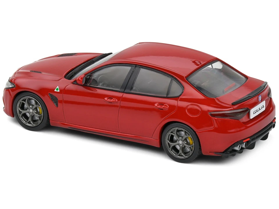 Alfa Romeo Giulia Quadrifoglio Verde rouge véhicule miniature S4313103 Solido 1: - Photo 2/4