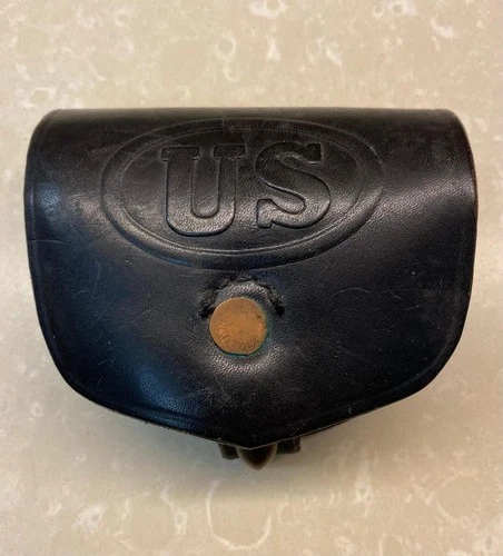 U.S. CIVIL WAR LEATHER POUCH FOR PERCUSSION CAPS-REPRODUCTION