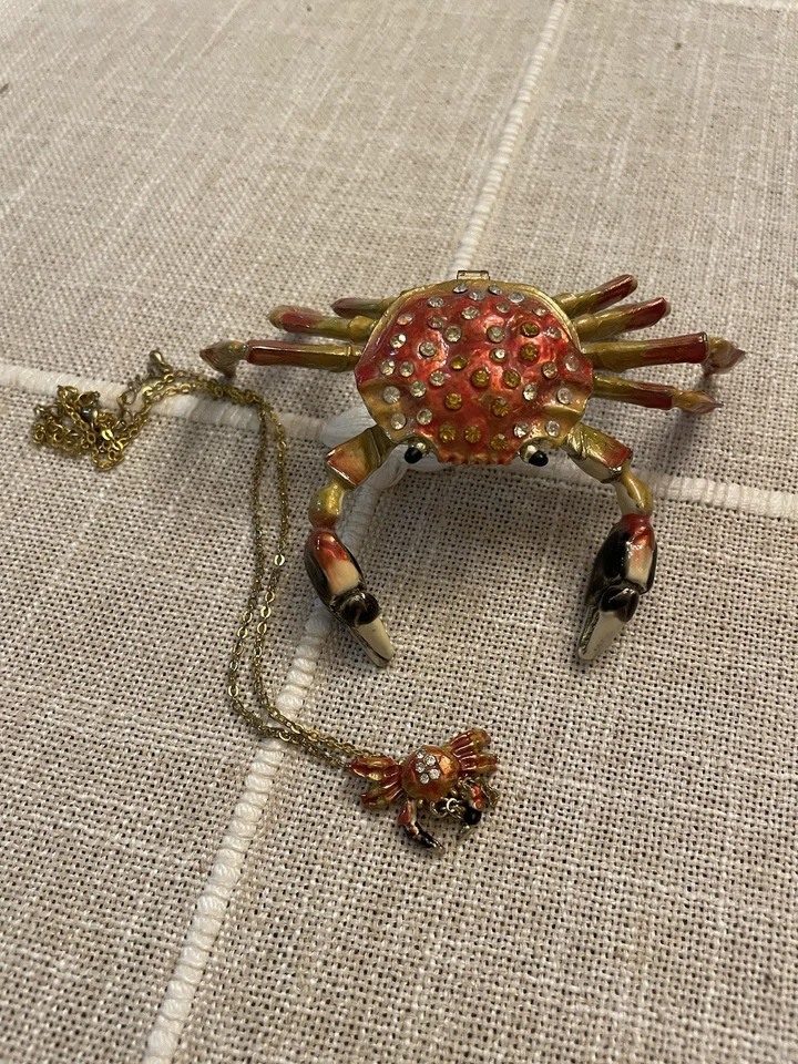 Caja de baratija móvil de cangrejo con joyas Jere de lujo con collar colgante a juego Foto 2 de 3