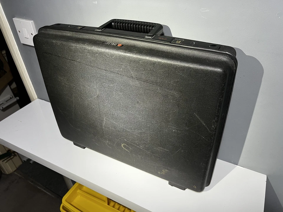 Vintage Delsey club Briefcase with Key 48x34x12 work case document box - Image 2 of 4