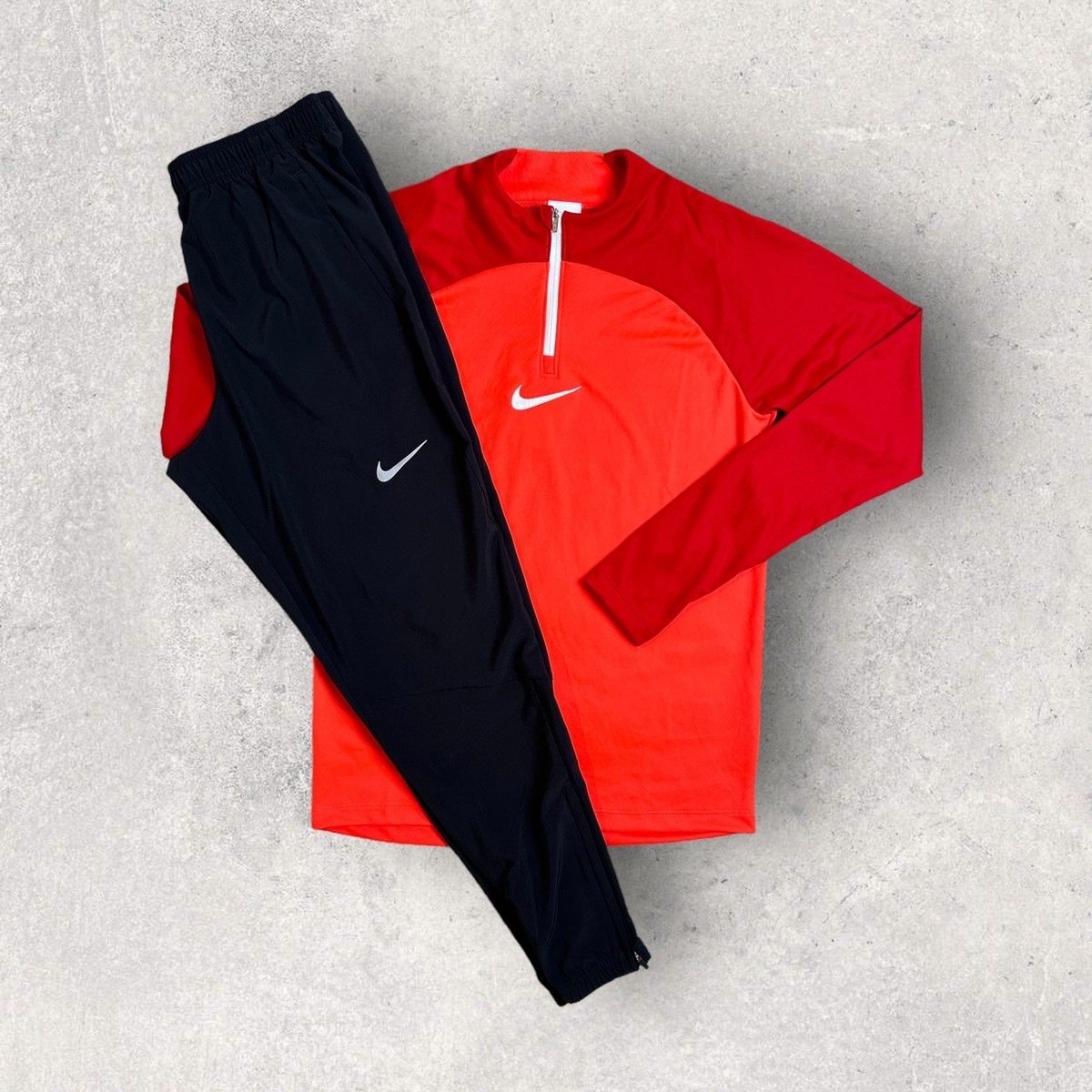 NIKE 1/4 ZIP RED NIKE DRI-FIT JOGGING BOTTOMS BLACK UK